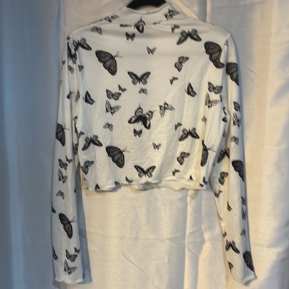 Women’s SHEIN Butterfly Crop Top Size 1X - Picture 2 of 6